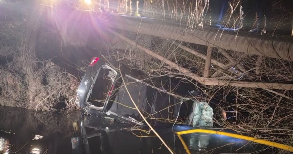Operativo en Fernández Oro: tercer día de búsqueda del niño arrastrado por el canal de riego