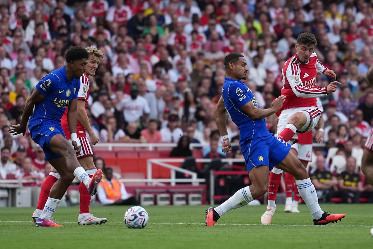 Arsenal le ganó a Chelsea en su propia casa y manda en la Premier con puntaje ideal