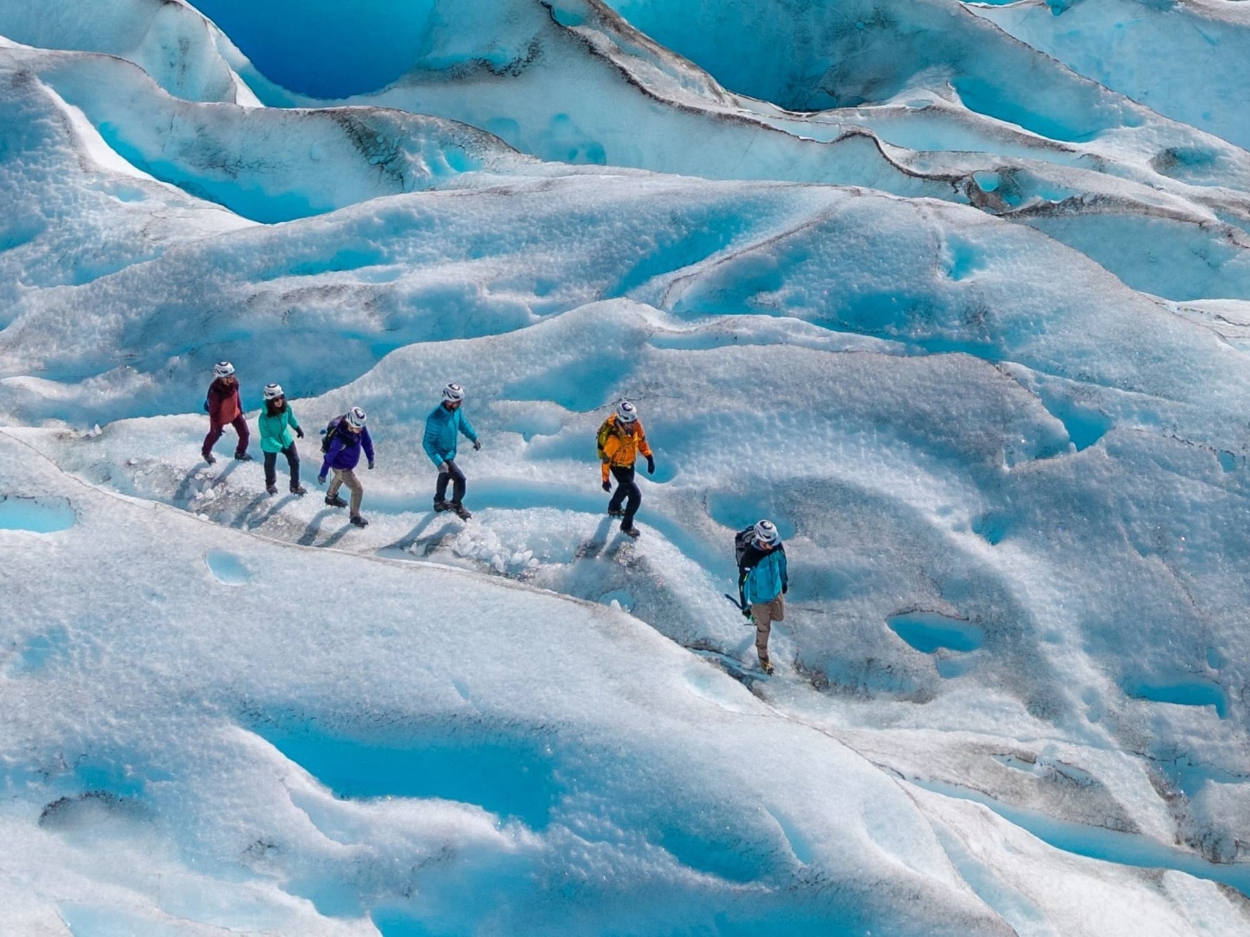 Caminar sobre el Perito Moreno en pleno invierno ya es una opción estable: cuánto sale y qué incluye la excursión