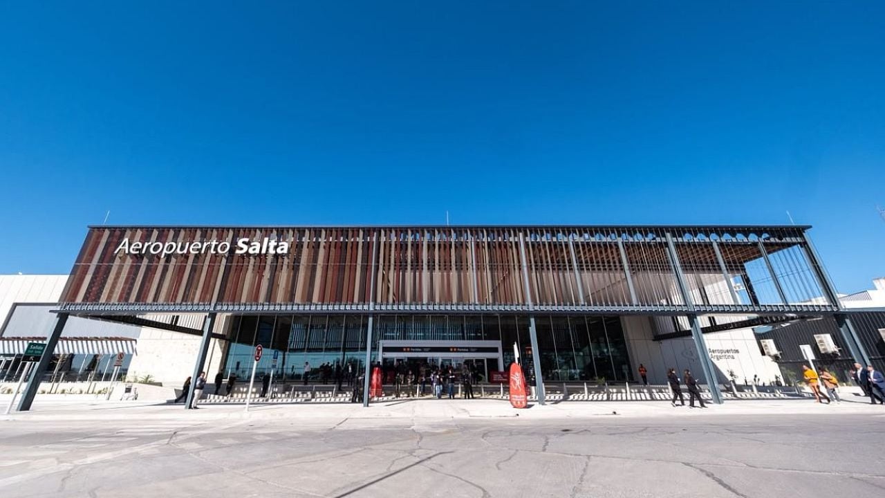 Dos aeropuertos, dos renovaciones que ya se sienten en el pasajero: Salta reabrió y San Rafael crece