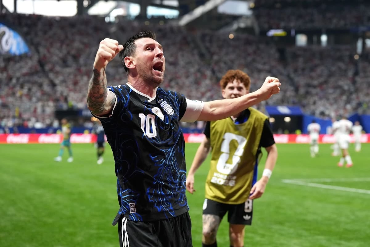 Messi reaparece en la foto y Lautaro se cuelga la medalla de invitado: la lista del Balón de Oro ya tiene a los 30