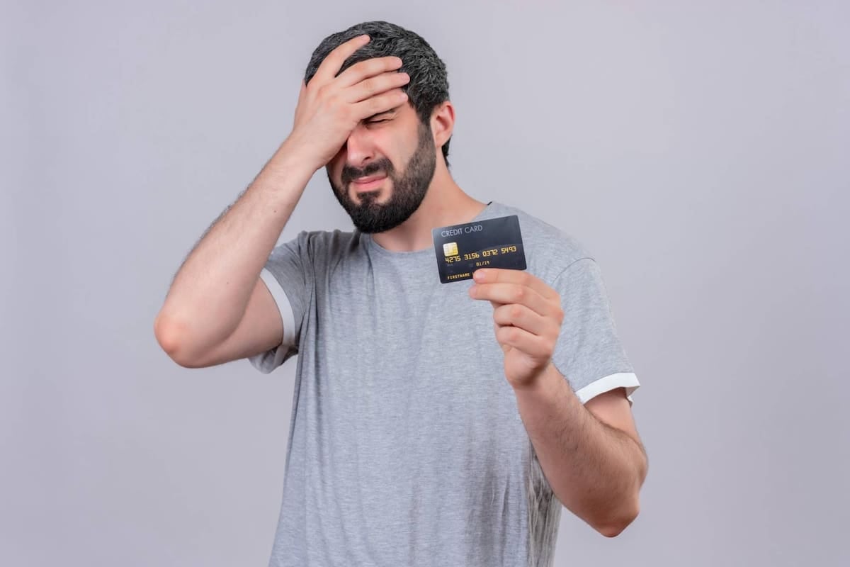 Pagar el mínimo de la tarjeta: por qué la deuda sigue creciendo aunque el resumen figure como al día