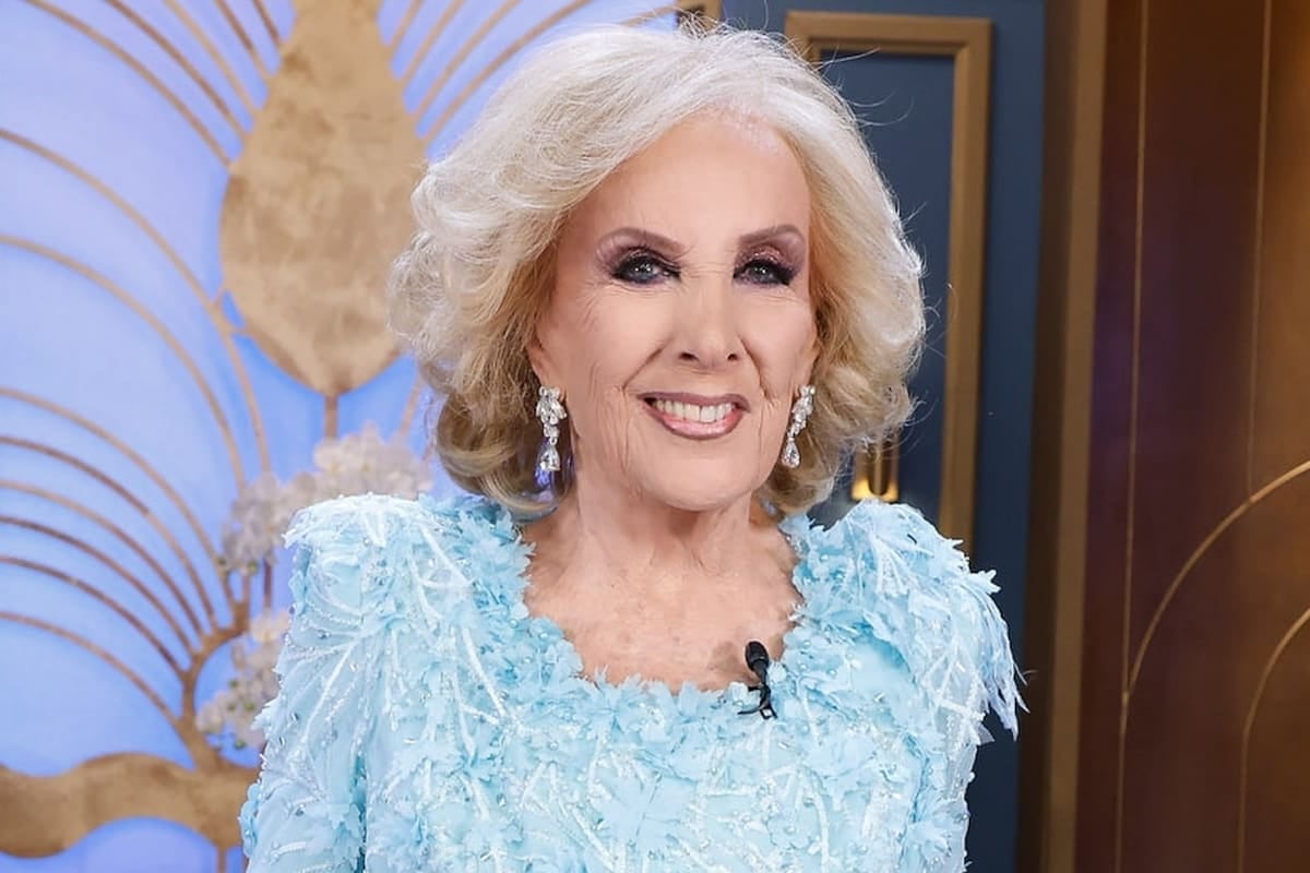La tos que no se va: Mirtha Legrand sigue en su casa y Juana Viale vuelve a calzarse el delantal de la conductora