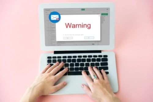 Cayeron en Londres dos operadores de una plataforma que fabricaba fraudes con inteligencia artificial sobre correos corporativos