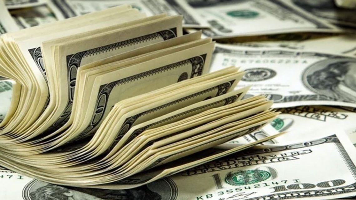 La cotización del dólar blue avanzó cinco pesos en la segunda rueda de la semana y se alejó del precio de venta del Banco Nación