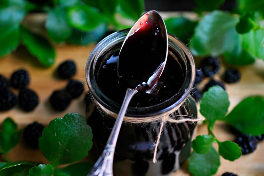 Una mermelada de moras silvestres que rescata lo casero y suma manzana rallada para dar cuerpo