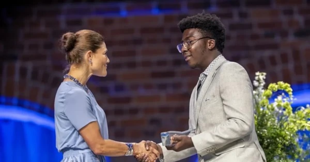 Ecoferroquatics: el robot creado por un canadiense de 17 años que junta plásticos con ferrofluido y ganó el Nobel del agua junior