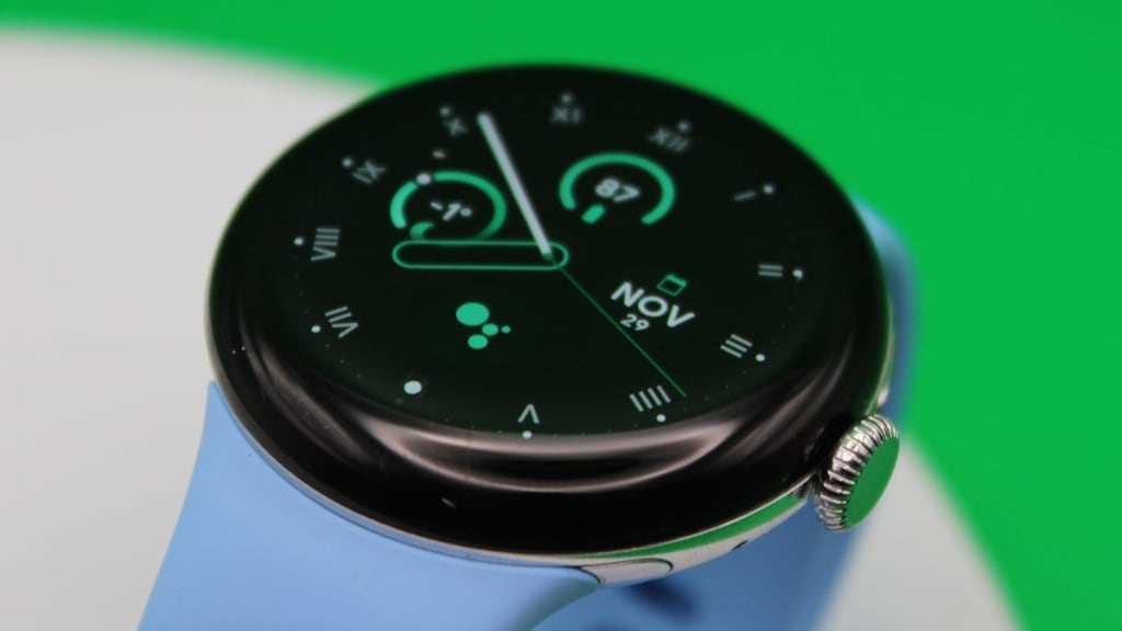 El reloj Pixel Watch 5 aprende a obedecer sin pedir permiso a la nube: qué se puede hacer con Gemini aun sin internet