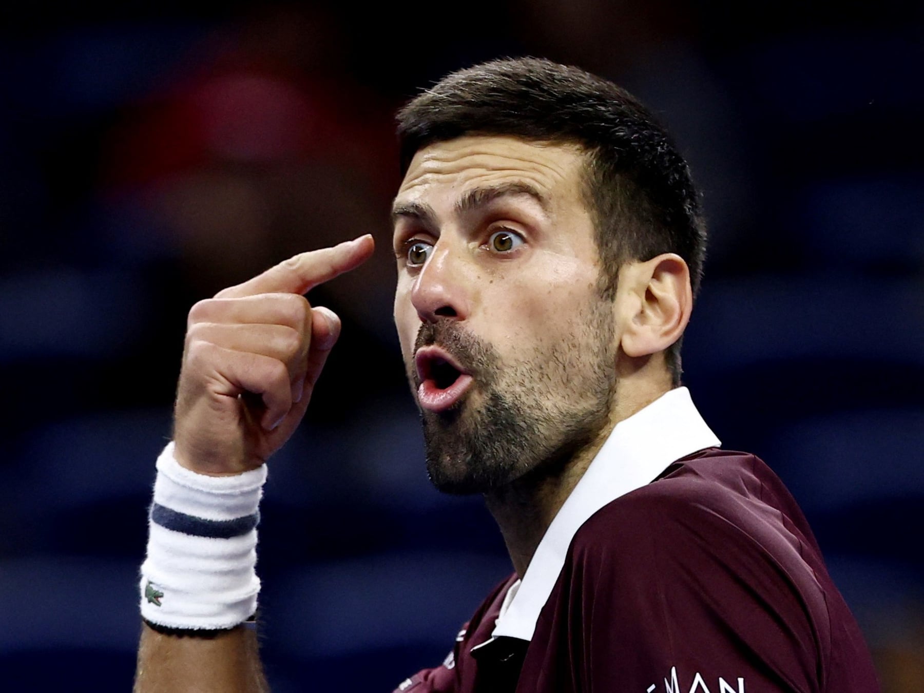El Nole se enojó con el juez pero igual pasó: Djokovic le ganó a Zverev en una remontada de novela en Pekín