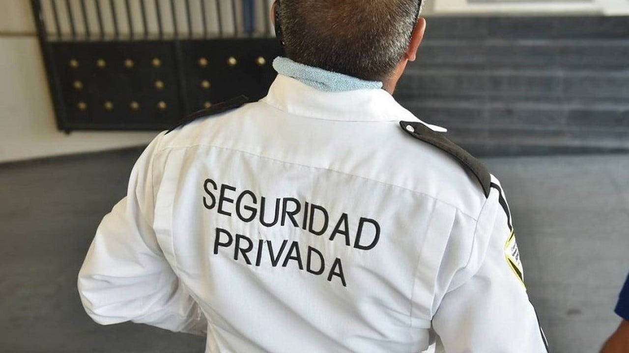 Sueldo de vigilador privado en octubre: el total de bolsillo llega a $1.838.200 y trepa a $1.930.000 en diciembre