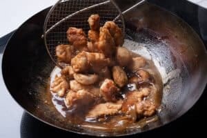 Pollo al limón con doble rebozado: cómo lograr la cubierta crocante que se ve en los restaurantes