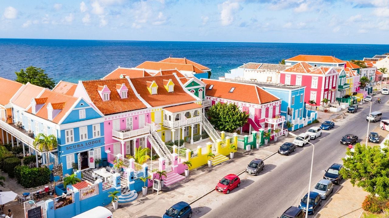 Curazao, una isla del Caribe sur que combina playas, historia holandesa y rutas en todoterreno