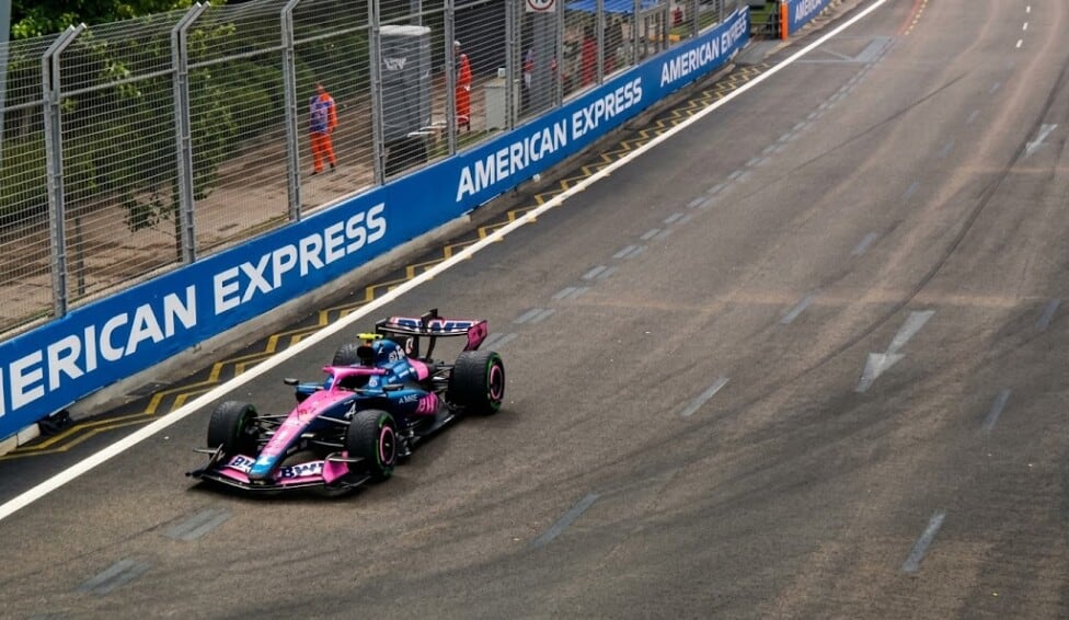 Verstappen se adueñó de Marina Bay bajo el diluvio y Colapinto se quedó con el motor mudo a dos vueltas del arranque