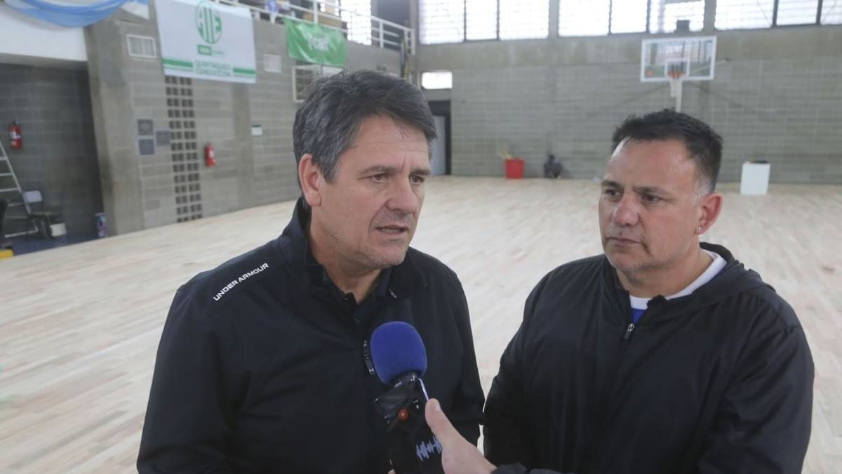 El Gigante del Este de Neuquén ultima un piso de parqué que lo pone a la altura de los grandes polideportivos del país