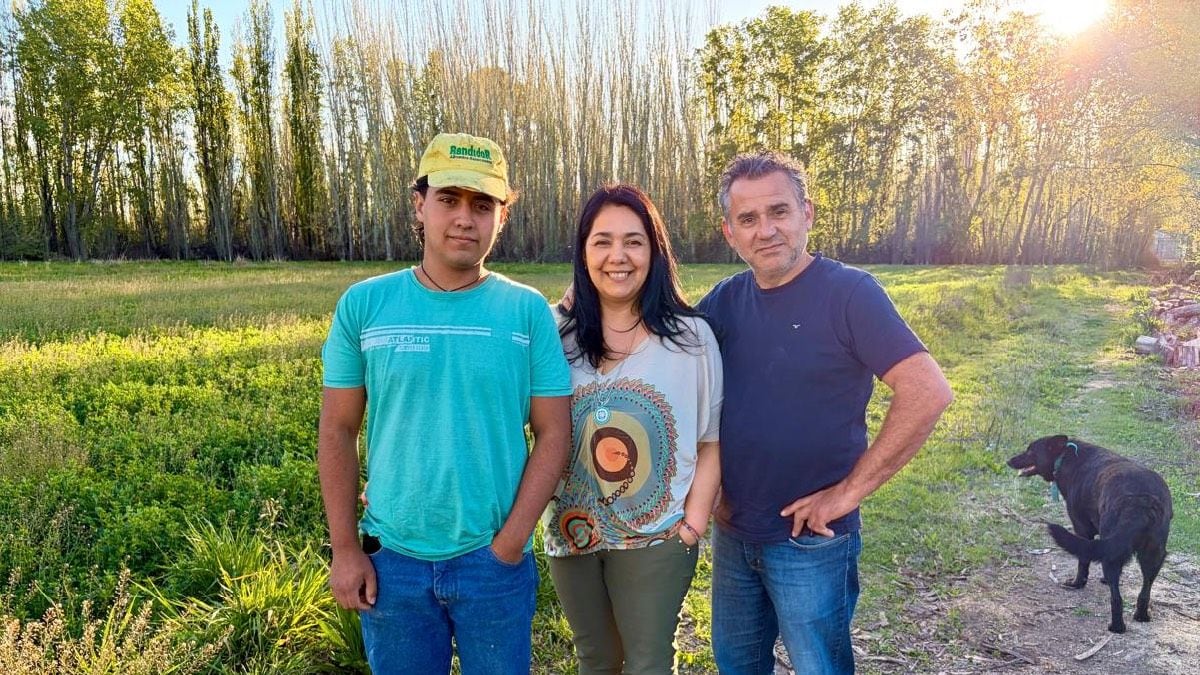 Una chacra a fuerza de sueldo, de sábado y de mano propia
