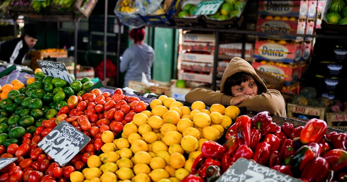 La verdura manda en la mesa de septiembre: el tomate se comió el 34% del bolsillo y la lechuga aflojó al fin
