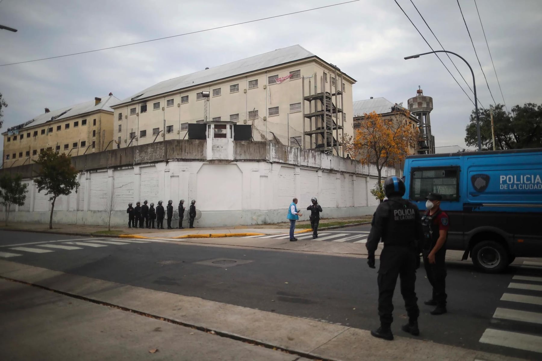 Trasladaron al 60% de los presos de Devoto a Marcos Paz y crecen los reclamos por pertenencias y beneficios