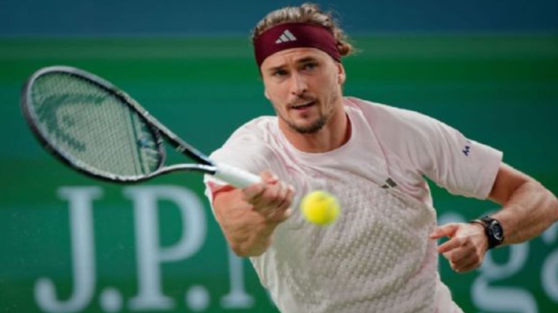 Zverev pasó de largo, mandó a De Miñaur a guardar la raqueta y va por más en Shanghai