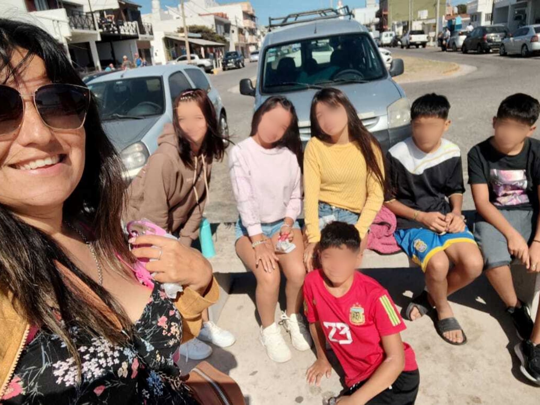 De dos a nueve: la historia de María Laura, la maestra que adoptó a seis hermanos y después fue mamá
