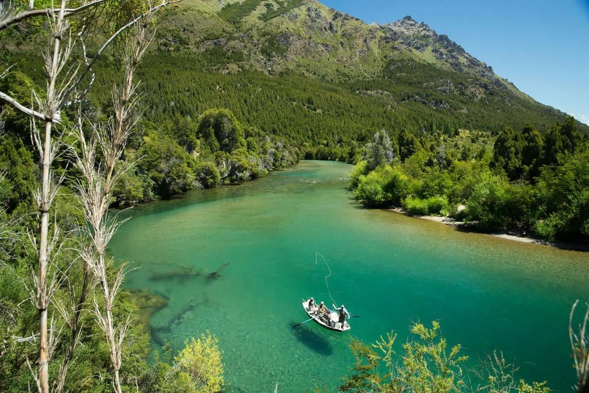 Neuquén ya pone en línea los permisos para una temporada de pesca que se larga con todo en noviembre
