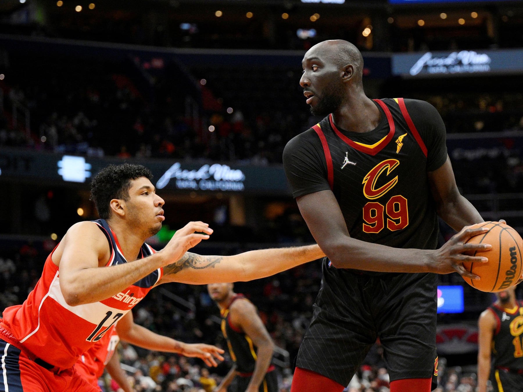 Tacko Fall vuelve a la NBA y los 76ers se anotan al gigante más alto de la liga