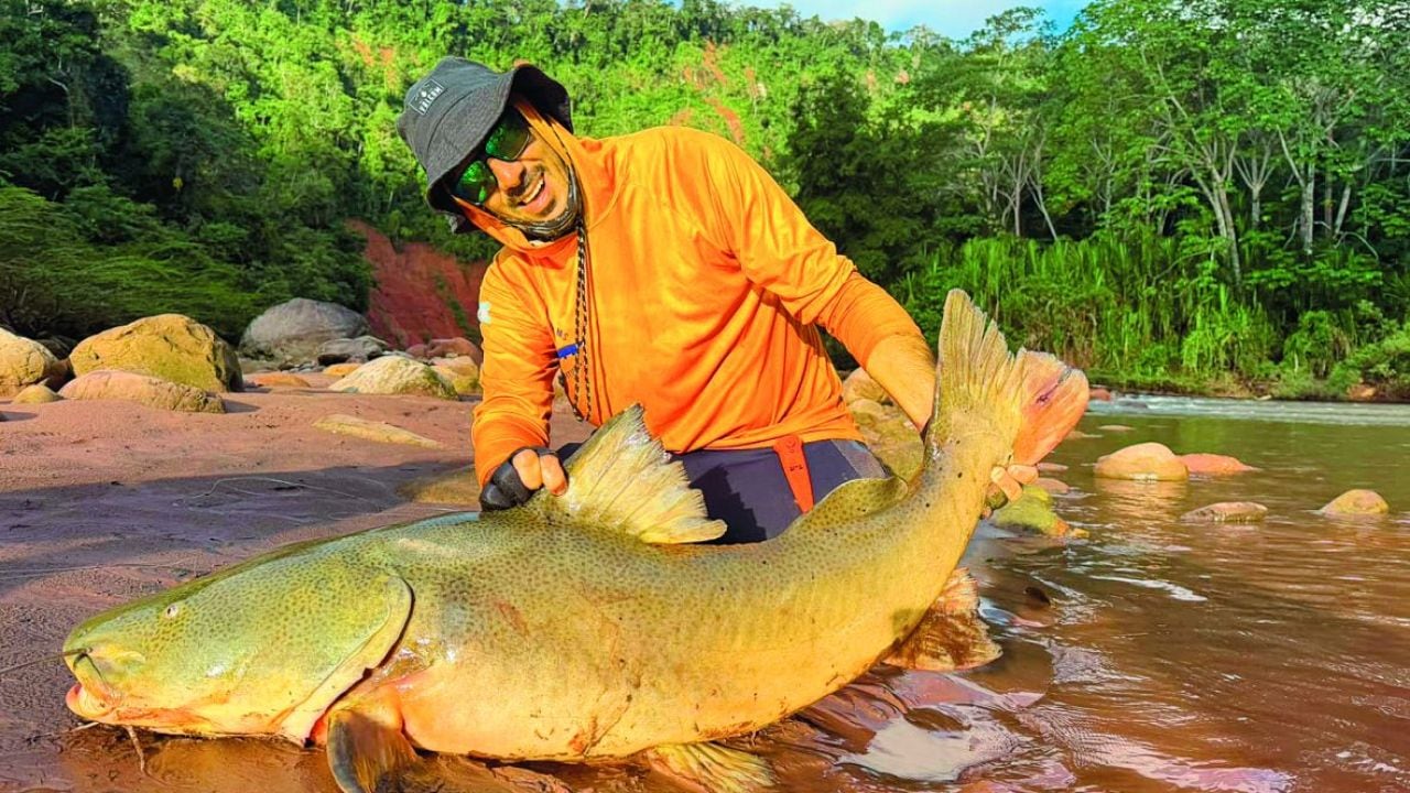 Madrugada en el río: así se vive una jornada de pesca deportiva en la Amazonía boliviana