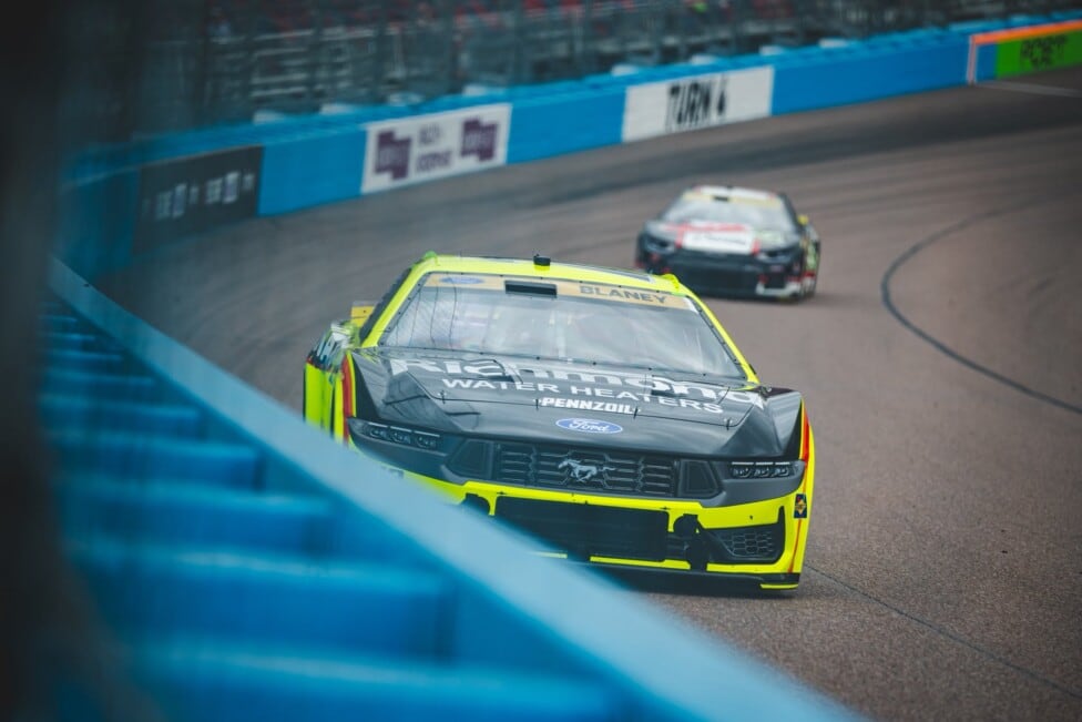 Blaney voló en Phoenix y mandó a Larson al fondo en la previa del Chase