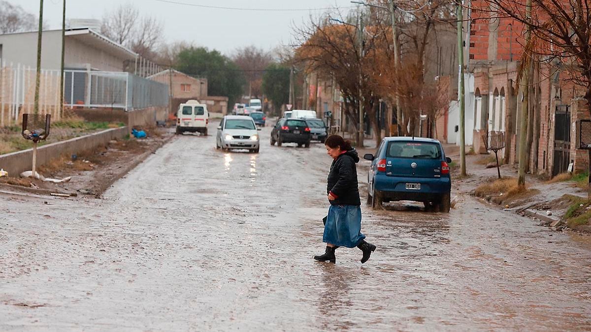 Con los suelos saturados, Neuquén vuelve a mirar hacia los arroyos que creyó muertos