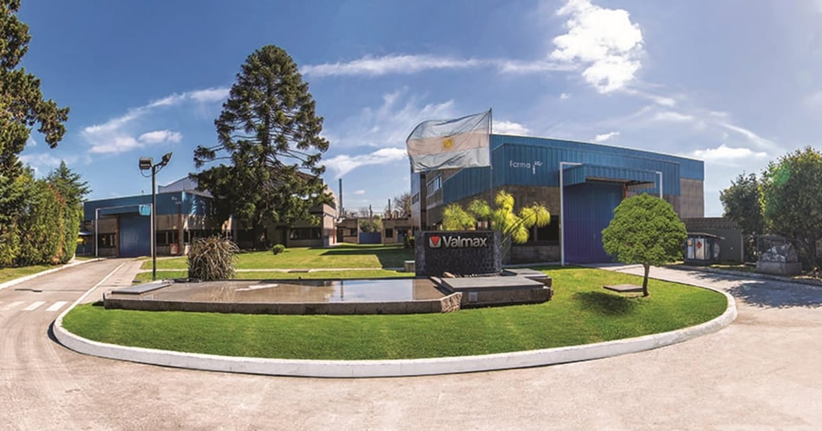Laboratorio Valmax paraliza su planta en Ituzaingó, despide a la mitad de su personal y acumula 156,5 millones de pesos en cheques rechazados