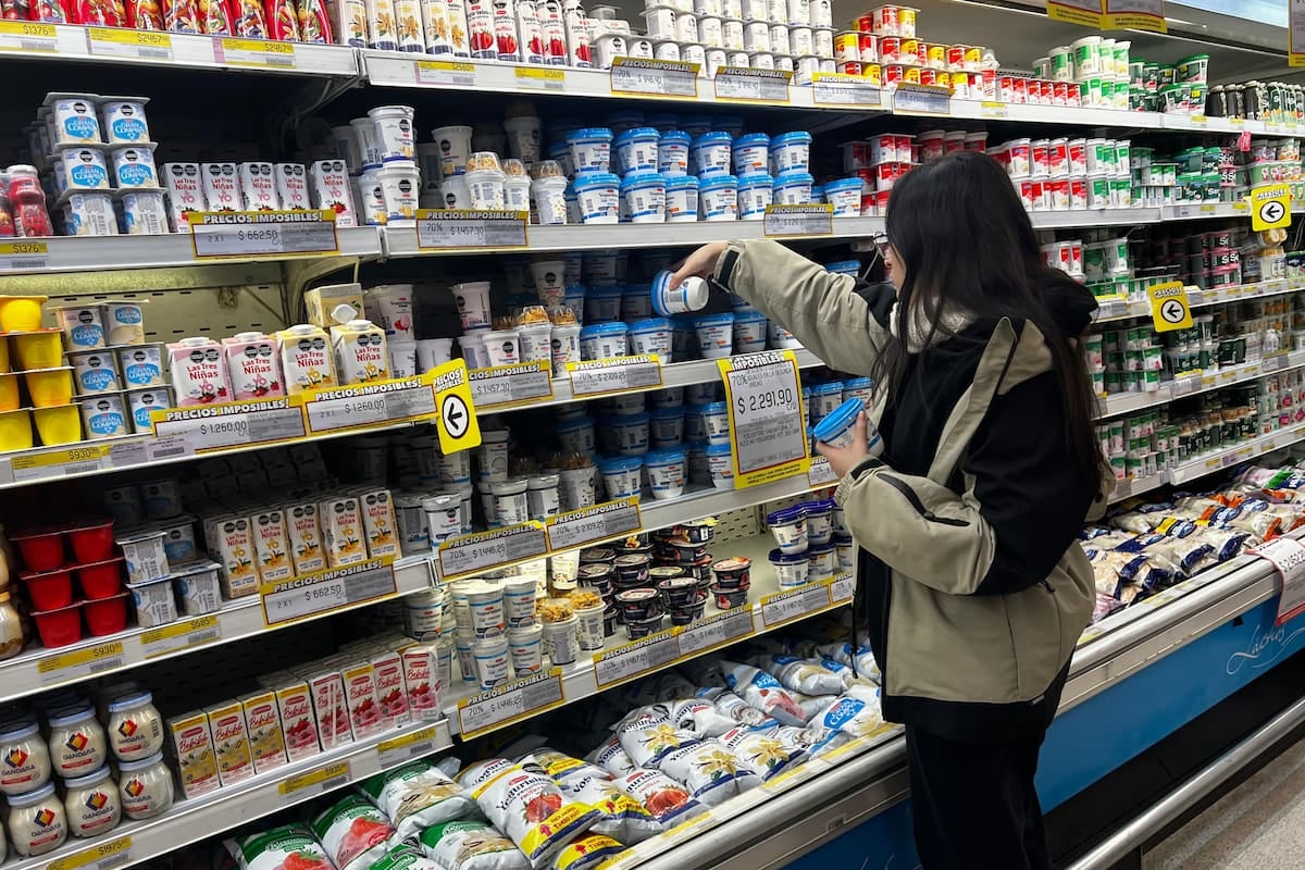 El consumo minorista se enfría: supermercados y mayoristas acumularon ocho meses de caída