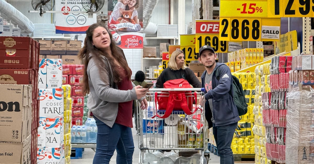 Los hogares compraron menos: la chilledra de agosto castiga a supermercados y mayoristas